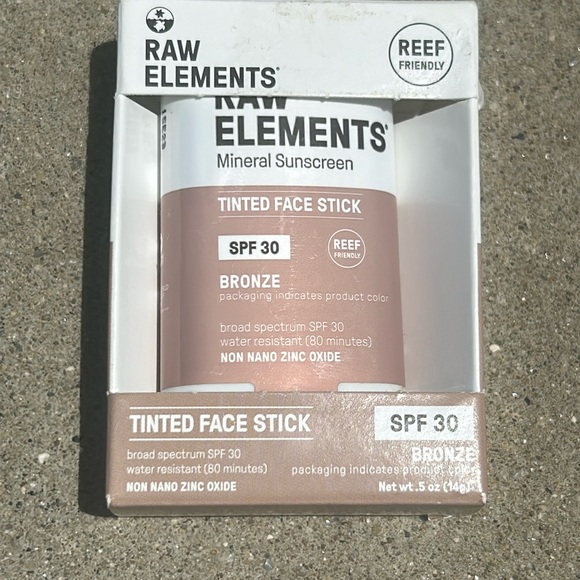 Raw Elements tinted face stick - Picture 1 of 3
